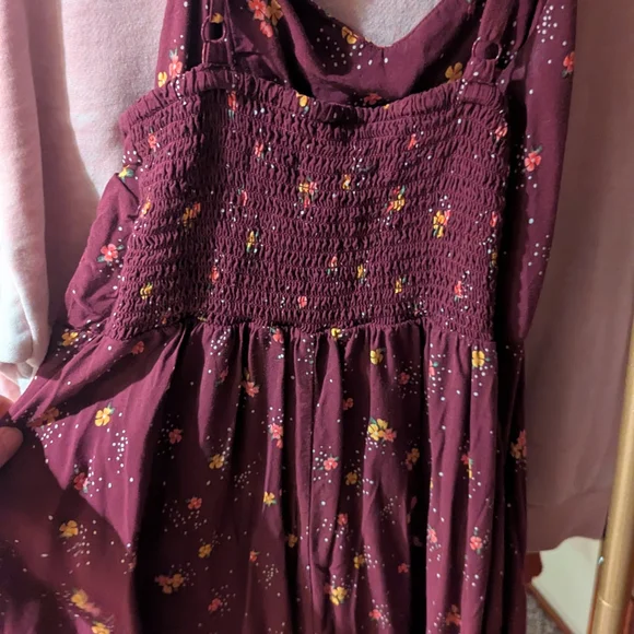 Old Navy Plum Floral Maxi Dress - Picture 4 of 7